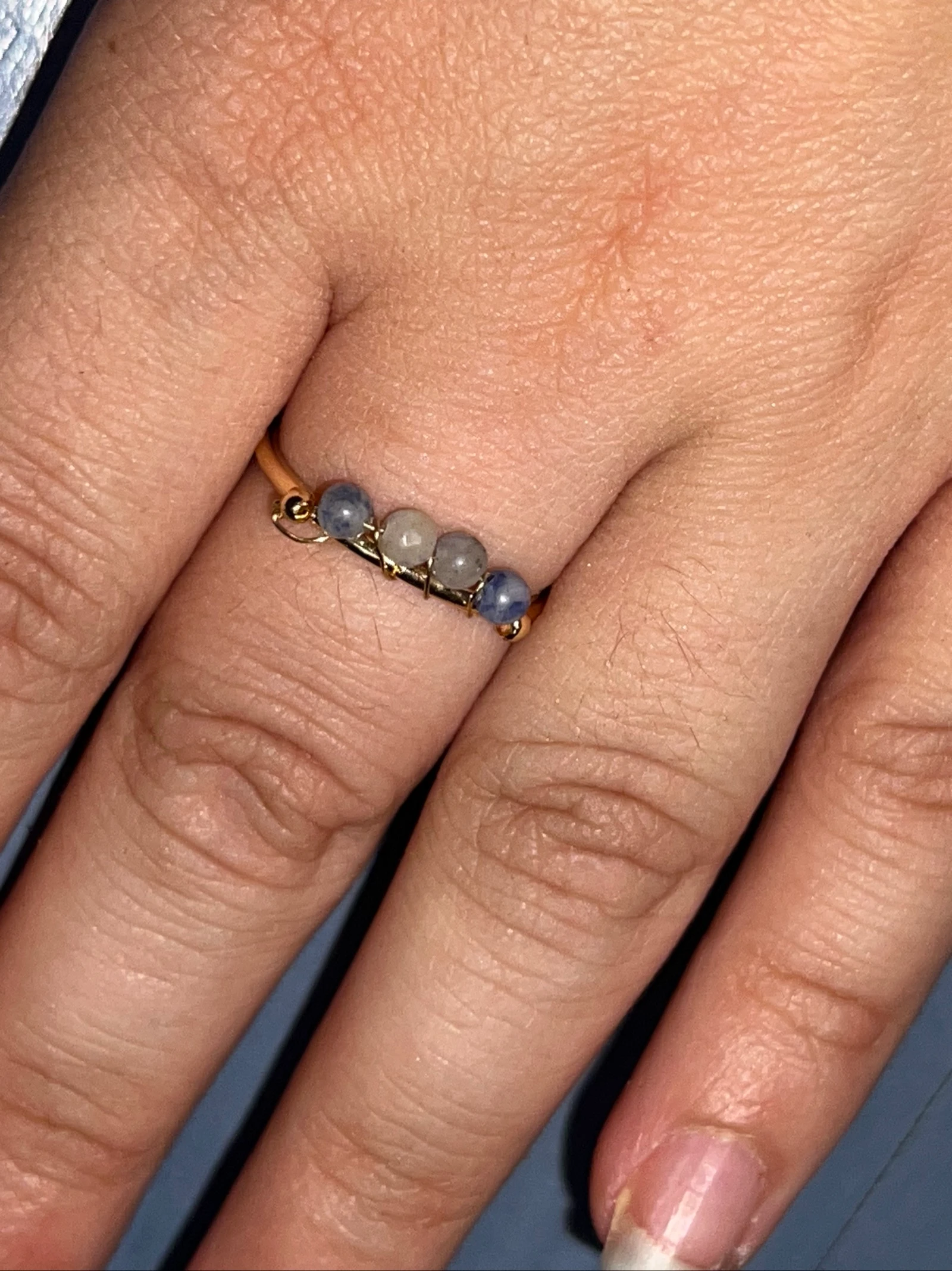 Bague fantaisie avec perles